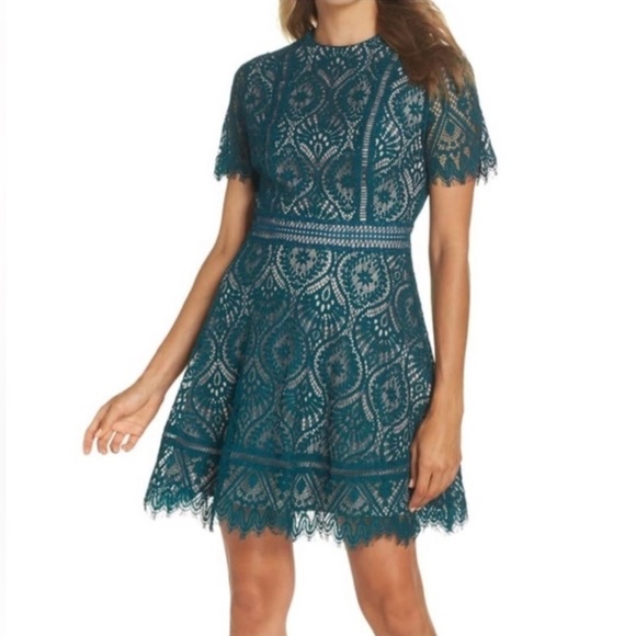 BB DAKOTA ON THE LIST SCALLOPED DRESS size 0 - Picture 1 of 6